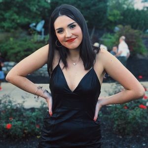 Meet your Posher, Liz